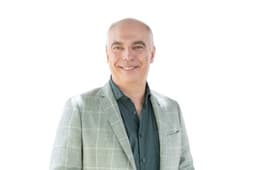 Prof. Koen Kas